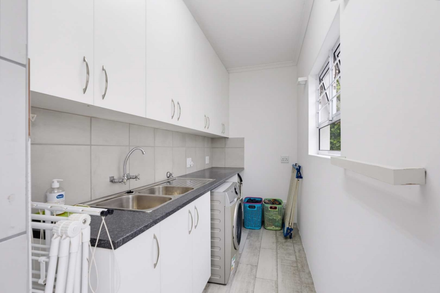 4 Bedroom Property for Sale in Sunningdale Western Cape